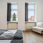 Haus Sonnenschein דירה *